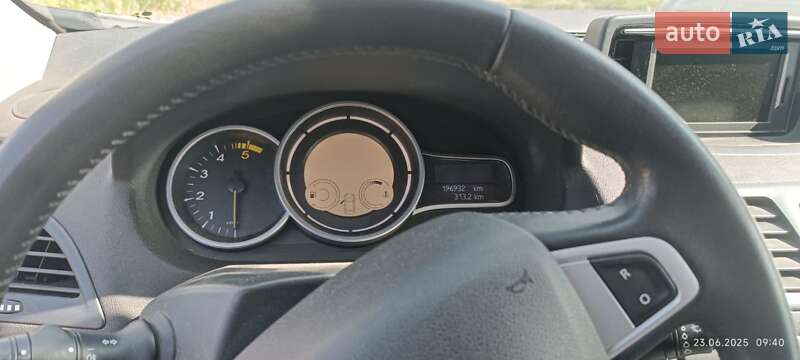 Хетчбек Renault Megane 2012 в Вараші