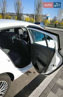 Хэтчбек Renault Megane 2015 в 