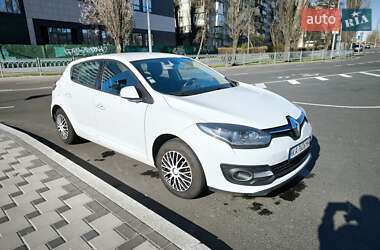 Хэтчбек Renault Megane 2015 в 