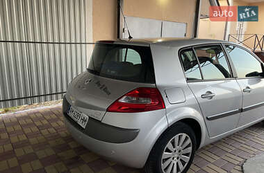 Хэтчбек Renault Megane 2005 в 