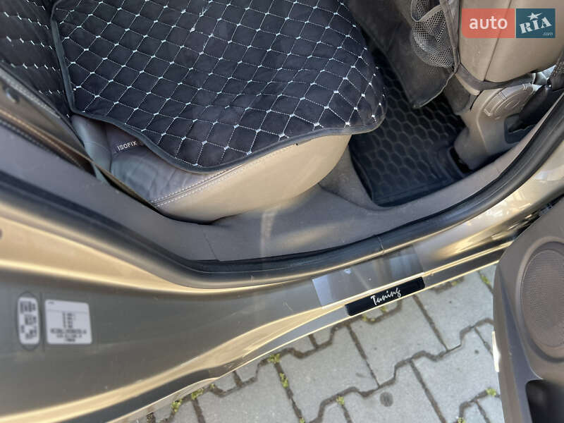 Хэтчбек Renault Megane 2012 в Новоселице