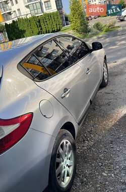 Хэтчбек Renault Megane 2009 в 