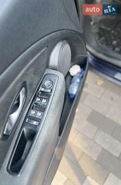 Хэтчбек Renault Megane 2010 в 