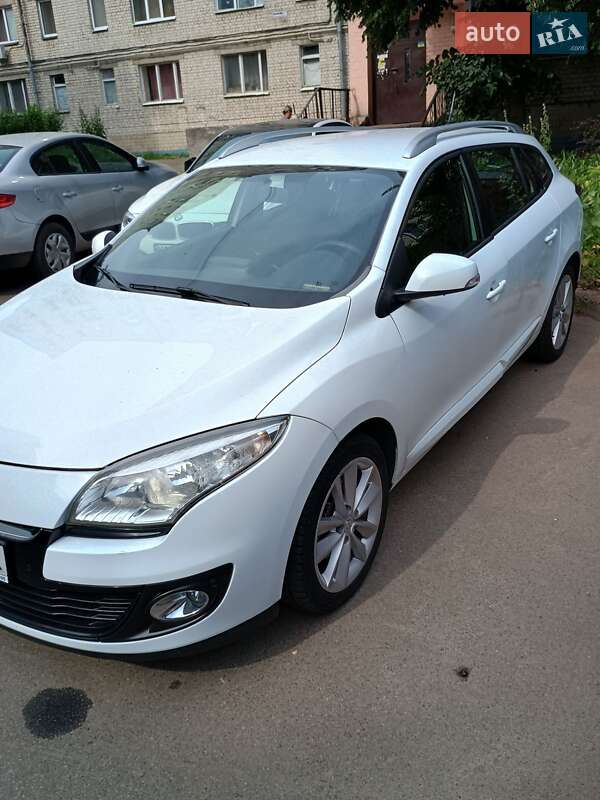 Универсал Renault Megane 2013 в Вишневом