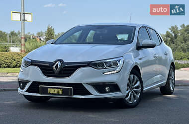 Хэтчбек Renault Megane 2018 в 