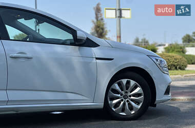 Хэтчбек Renault Megane 2018 в 