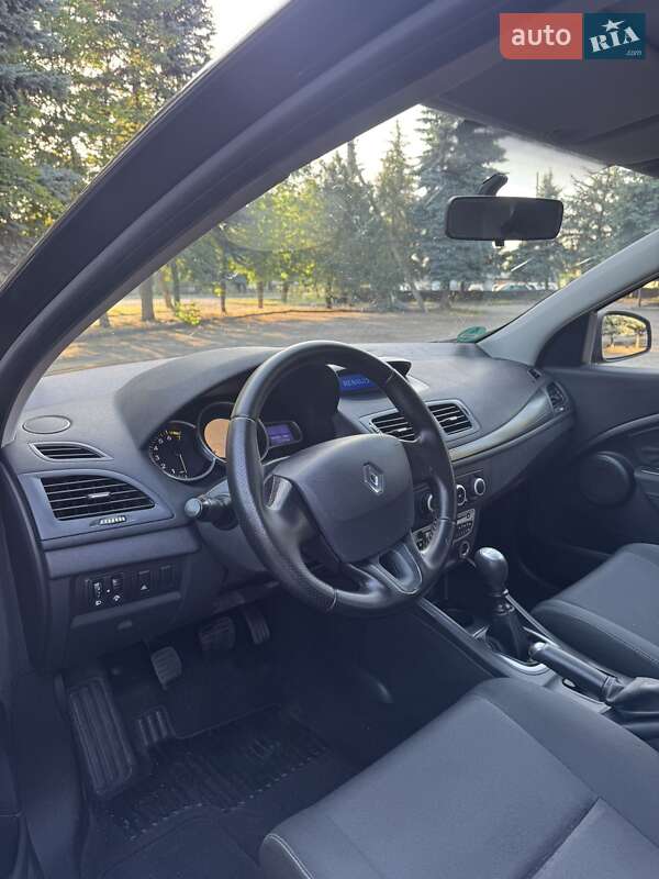Хэтчбек Renault Megane 2011 в Вознесенске