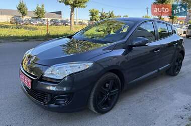 Хэтчбек Renault Megane 2012 в 