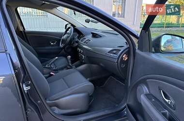 Хэтчбек Renault Megane 2012 в 