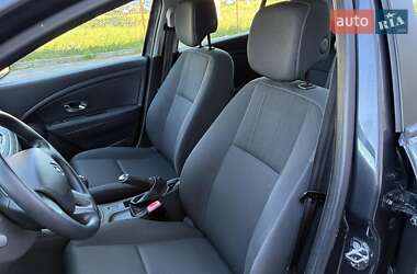 Хэтчбек Renault Megane 2012 в 
