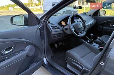 Хэтчбек Renault Megane 2012 в 
