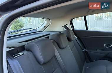 Хэтчбек Renault Megane 2012 в 