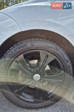 Хэтчбек Renault Megane 2011 в 