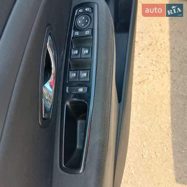 Универсал Renault Megane 2015 в Гадяче фото 15 Универсал Renault Megane 2015 в Гадяче