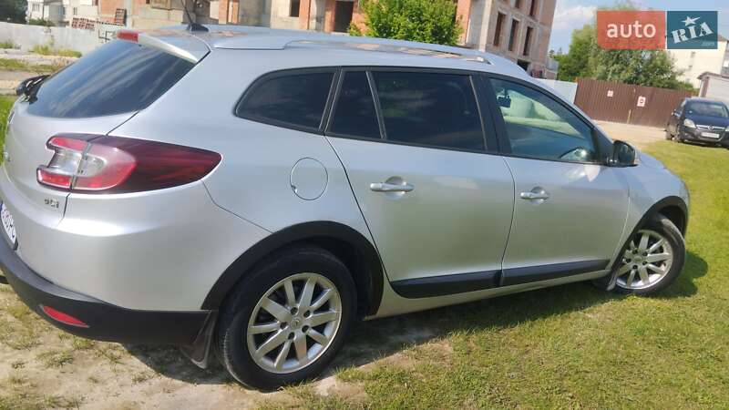 Универсал Renault Megane 2011 в Пустомытах