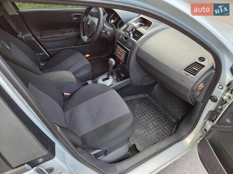 Седан Renault Megane 2004 в Каменском