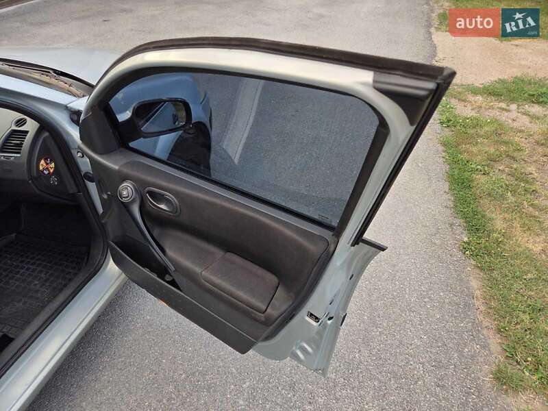 Седан Renault Megane 2004 в Каменском