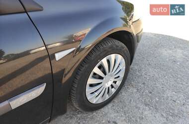 Хэтчбек Renault Megane 2005 в 