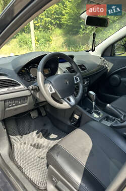 Хэтчбек Renault Megane 2012 в 