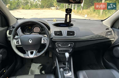 Хэтчбек Renault Megane 2012 в 