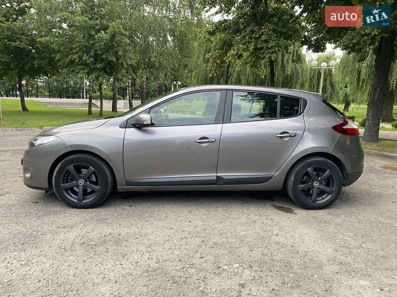 Хэтчбек Renault Megane 2011 в Сумах