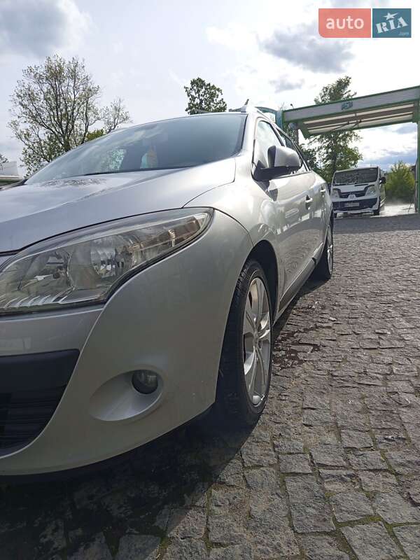Универсал Renault Megane 2011 в Золочеве