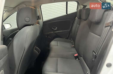 Хэтчбек Renault Megane 2014 в 