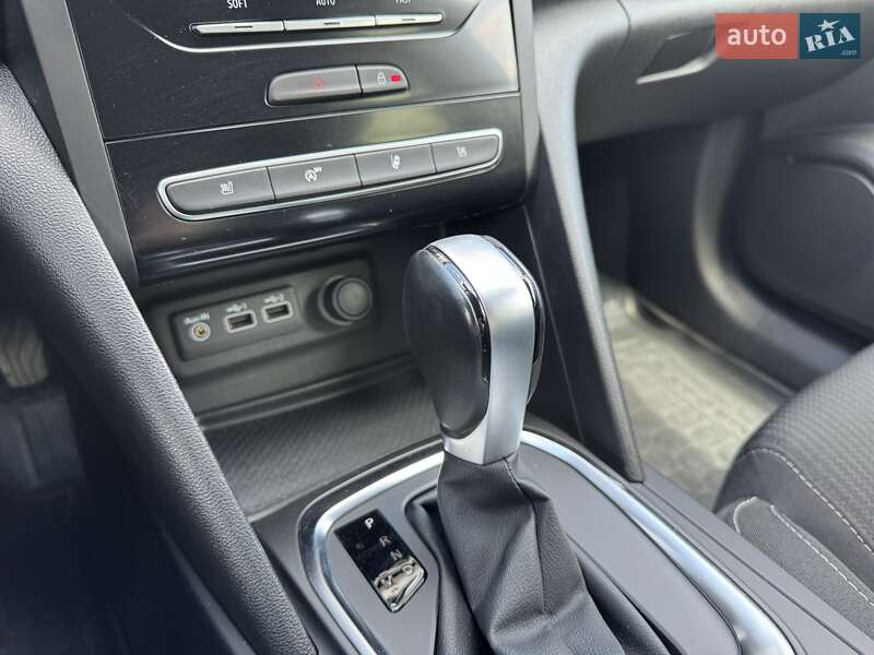 Седан Renault Megane 2022 в Києві