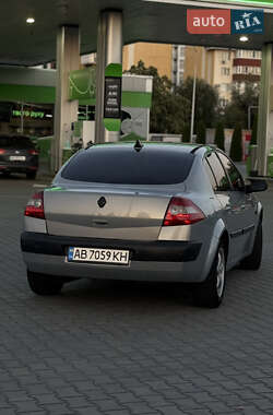 Седан Renault Megane 2004 в 