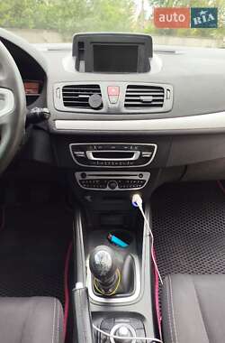 Универсал Renault Megane 2011 в 