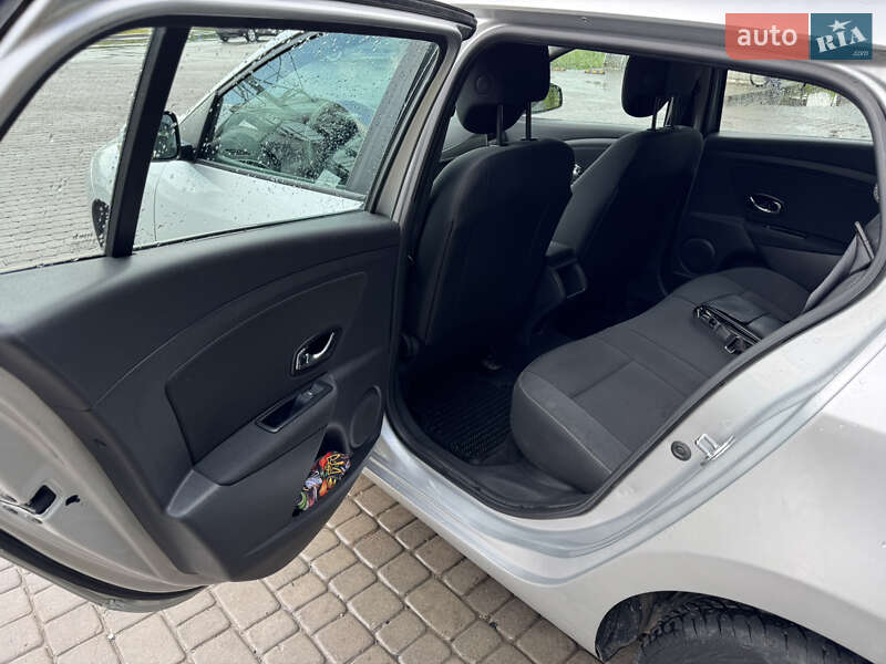 Универсал Renault Megane 2015 в Львове фото 18 Универсал Renault Megane 2015 в Львове