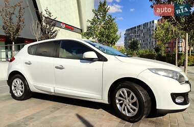 Хетчбек Renault Megane 2013 в 