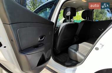 Хетчбек Renault Megane 2013 в 