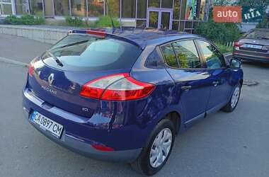 Хэтчбек Renault Megane 2010 в 