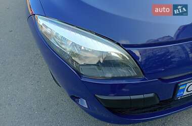 Хэтчбек Renault Megane 2010 в 