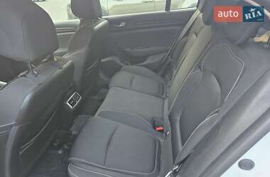 Седан Renault Megane 2017 в 