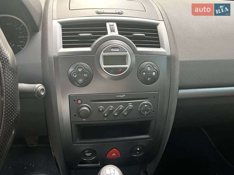 Седан Renault Megane 2006 в Киеве фото 26 Седан Renault Megane 2006 в Киеве