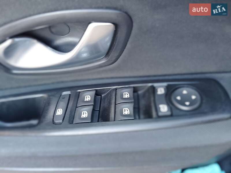 Хетчбек Renault Megane 2009 в Кривому Розі фото 23 Хетчбек Renault Megane 2009 в Кривому Розі