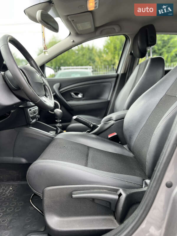 Универсал Renault Megane 2010 в Староконстантинове