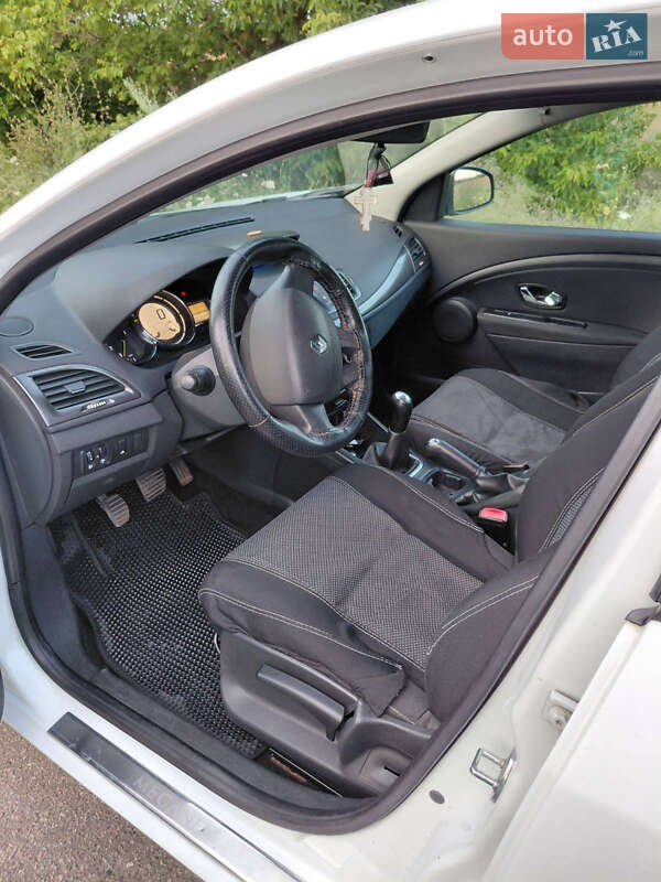 Універсал Renault Megane 2012 в Срібному