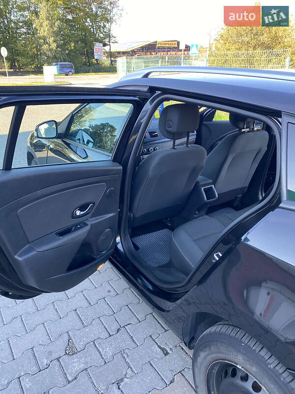 Универсал Renault Megane 2011 в Ивано-Франковске