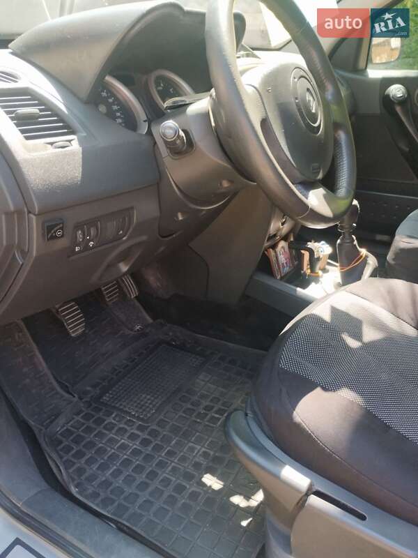 Хетчбек Renault Megane 2003 в Вишнівці фото 2 Хетчбек Renault Megane 2003 в Вишнівці