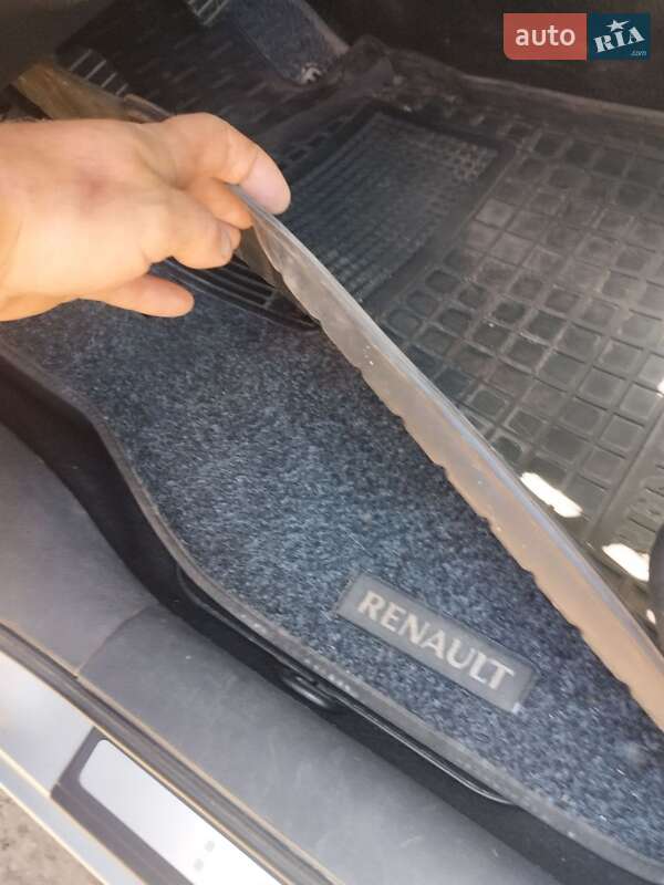 Хетчбек Renault Megane 2003 в Вишнівці фото 16 Хетчбек Renault Megane 2003 в Вишнівці