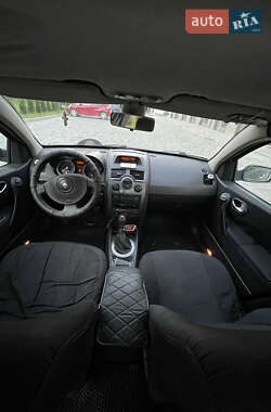 Хэтчбек Renault Megane 2005 в  фото 6 Хэтчбек Renault Megane 2005 в
