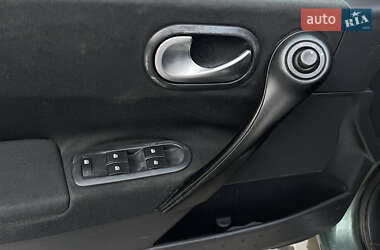 Хэтчбек Renault Megane 2005 в  фото 3 Хэтчбек Renault Megane 2005 в