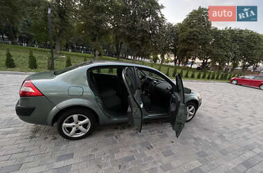 Хэтчбек Renault Megane 2005 в  фото 4 Хэтчбек Renault Megane 2005 в