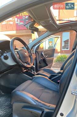 Хэтчбек Renault Megane 2013 в 