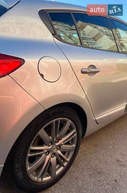 Хэтчбек Renault Megane 2013 в 