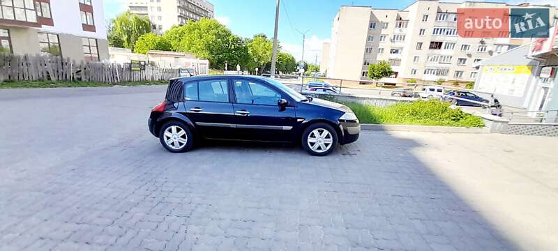 Хэтчбек Renault Megane 2004 в Нововолынске