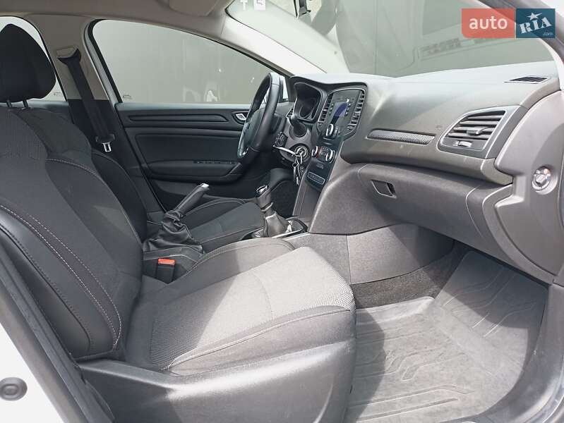 Седан Renault Megane 2018 в Львове фото 21 Седан Renault Megane 2018 в Львове